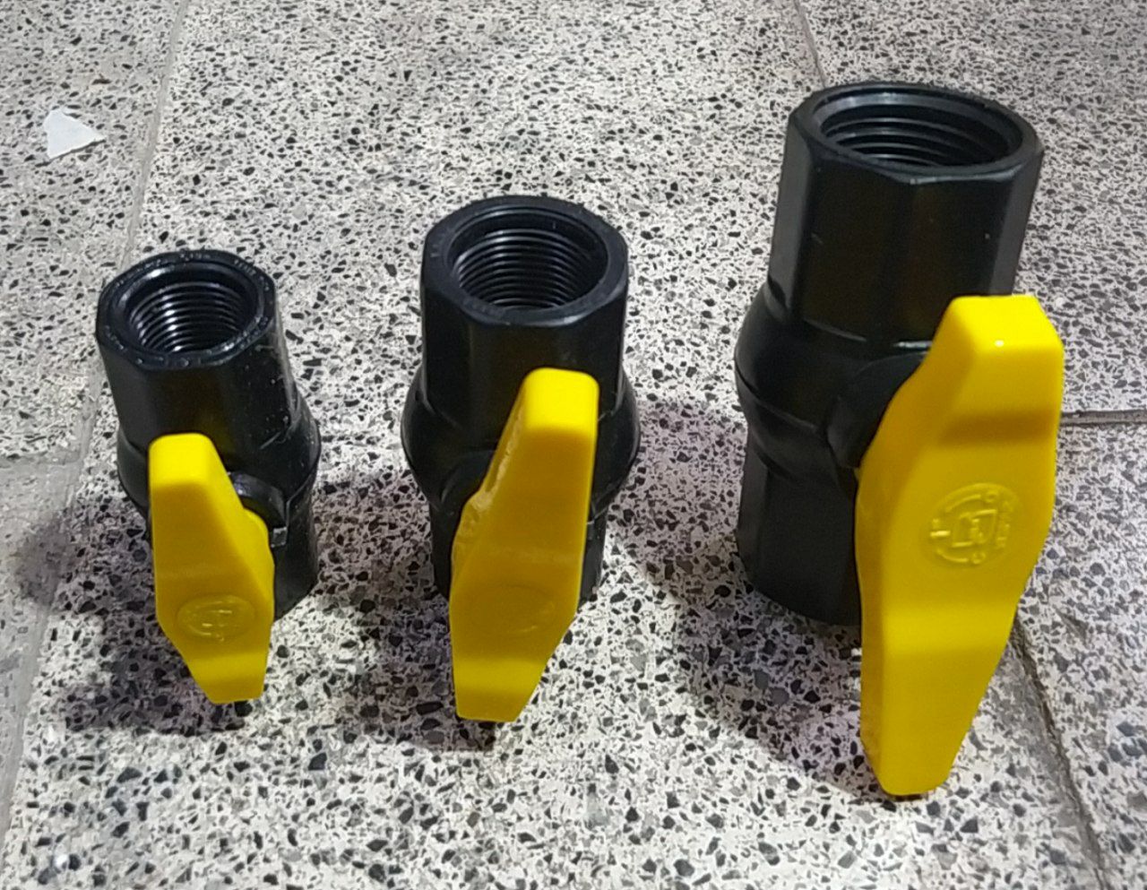 شیر توپی پلیمری ویسپار (Vispar) | سایزهای ۲۰، ۲۵ و ۳۲ میلی‌متر: انتخابی سبک، مقاوم و اقتصادی