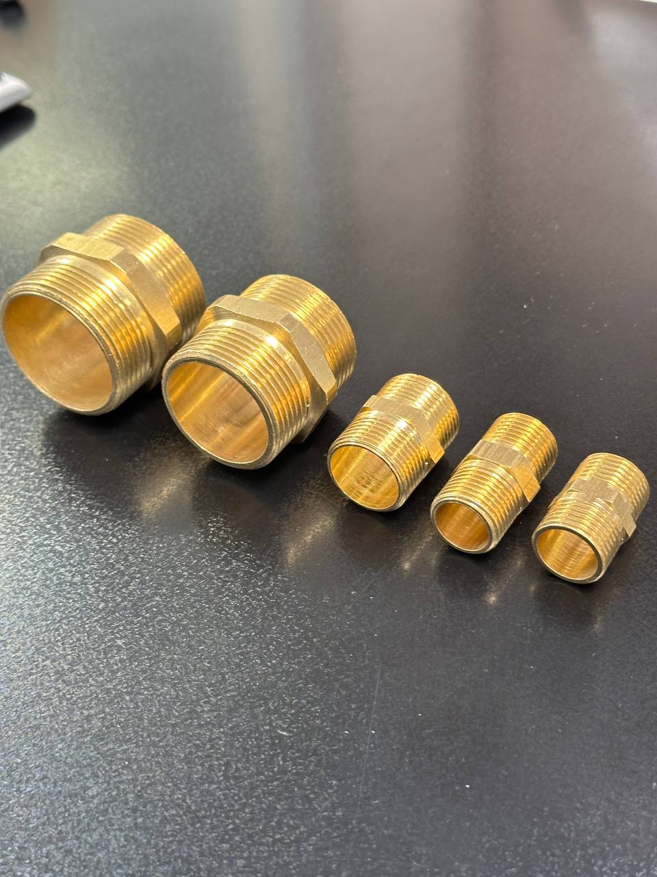 انواع مغزی دو سر دنده برنجی برند اتصالات گالوانیزه چینی - قیمت 80,000 تومان