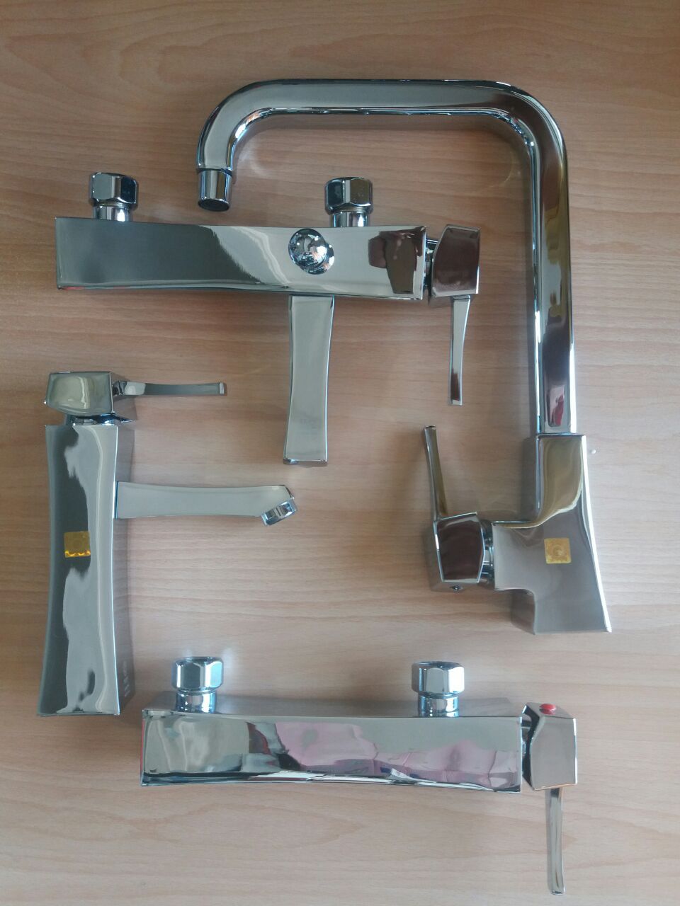 قیمت شیرآلات فلت رز تپس | خرید ست کامل با تخفیف 6% نقدی | امینکو برند شیرالات اهرمی ارزان قیمت - قیمت 80,000 تومان